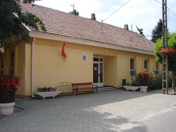 Dunaszentbenedek K&ouml;zs&eacute;g &Ouml;nkorm&aacute;nyzata